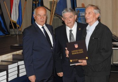 Predstavljena monografija 5. gardijske brigade „Sokolovi“ – 8. emisija iz serijala „Povijesno vjerodostojno vrednovanje Domovinskog rata“